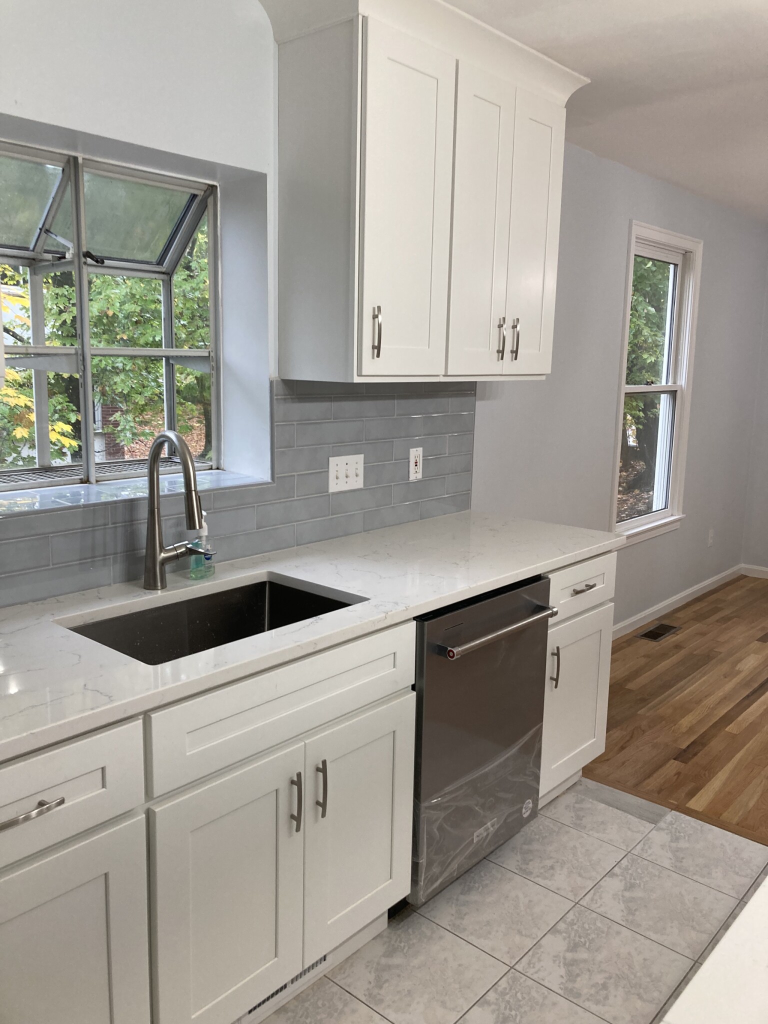 3 bed, 2.5 bath apartment for rent at 35 Vernon St Unit 1, Newton — photo 3 of 28