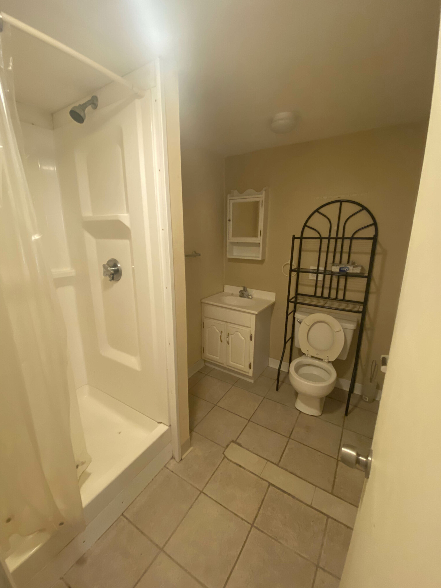 1 bed, 1 bath apartment for rent at 57 Old Rutherford Ave Unit 1B, Charlestown — photo 4 of 5