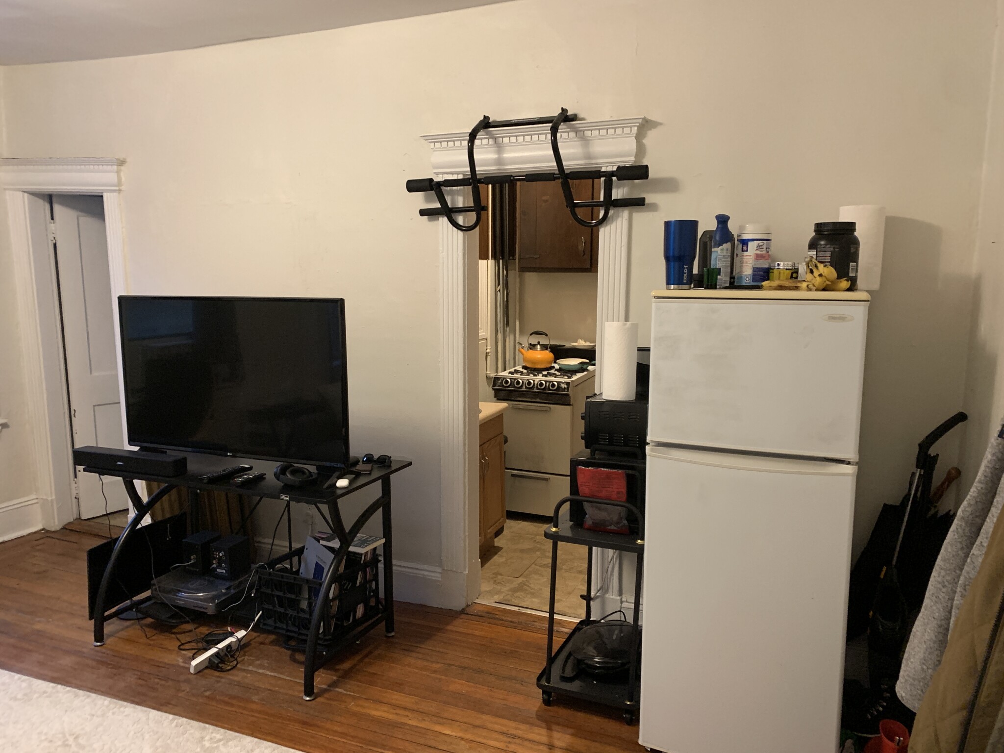 Studio bed, 1 bath apartment for rent at 59 Burbank St Unit 10, Fenway — photo 9 of 15