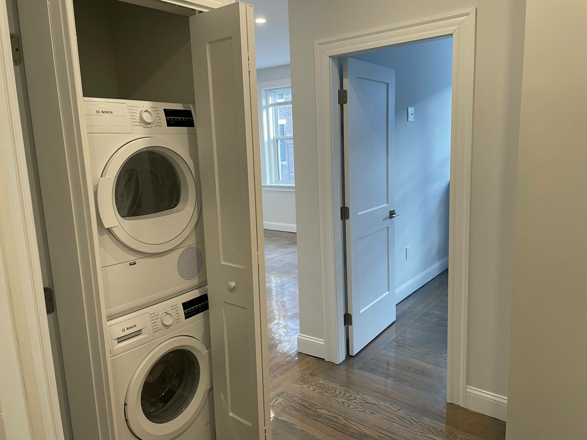 Photo 4 of 20 Queensberry St. Unit 7