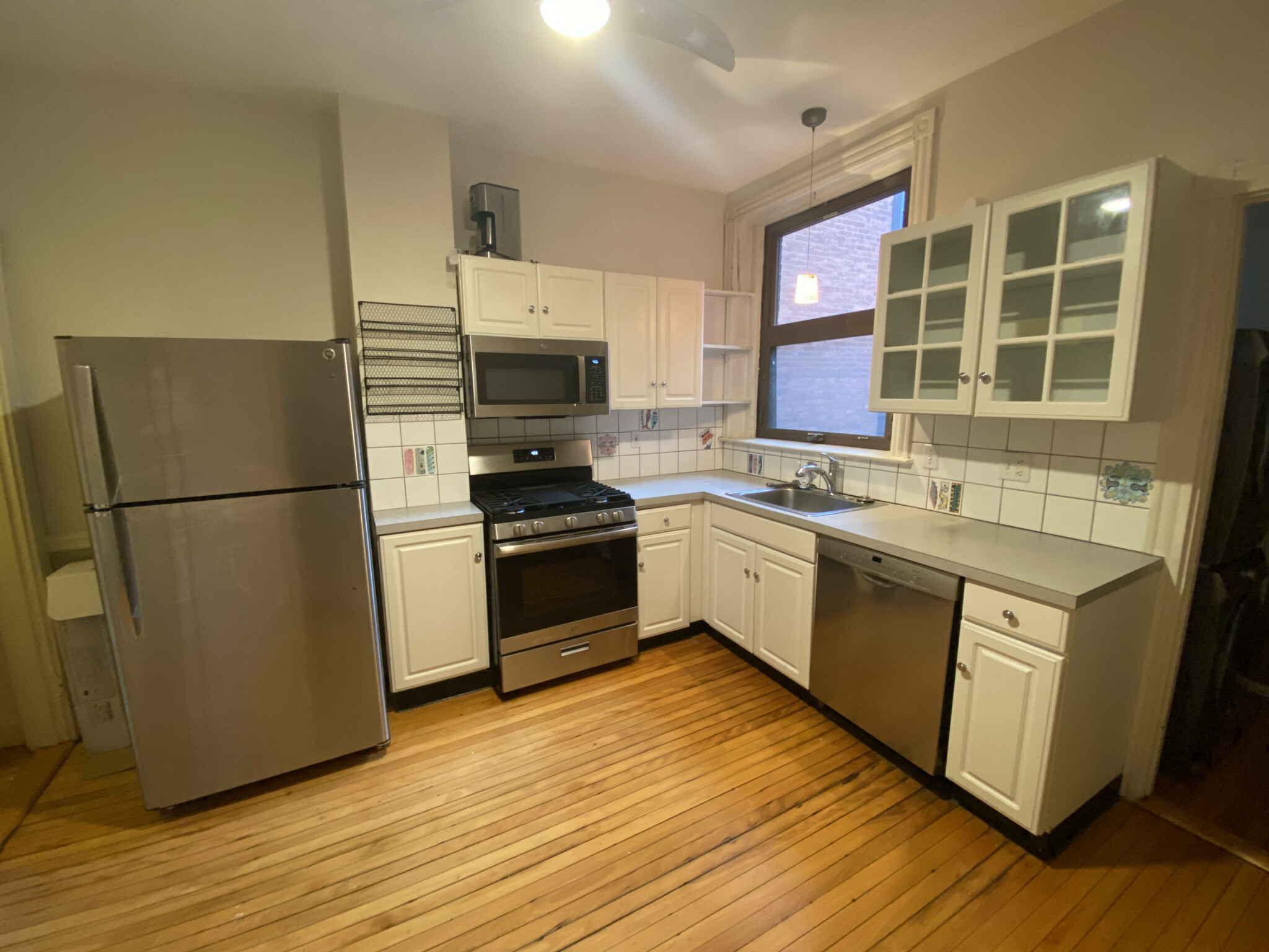 2 bed, 1 bath apartment for rent at 16 Beaufort Rd Unit 1, Jamaica Plain — photo 2 of 14