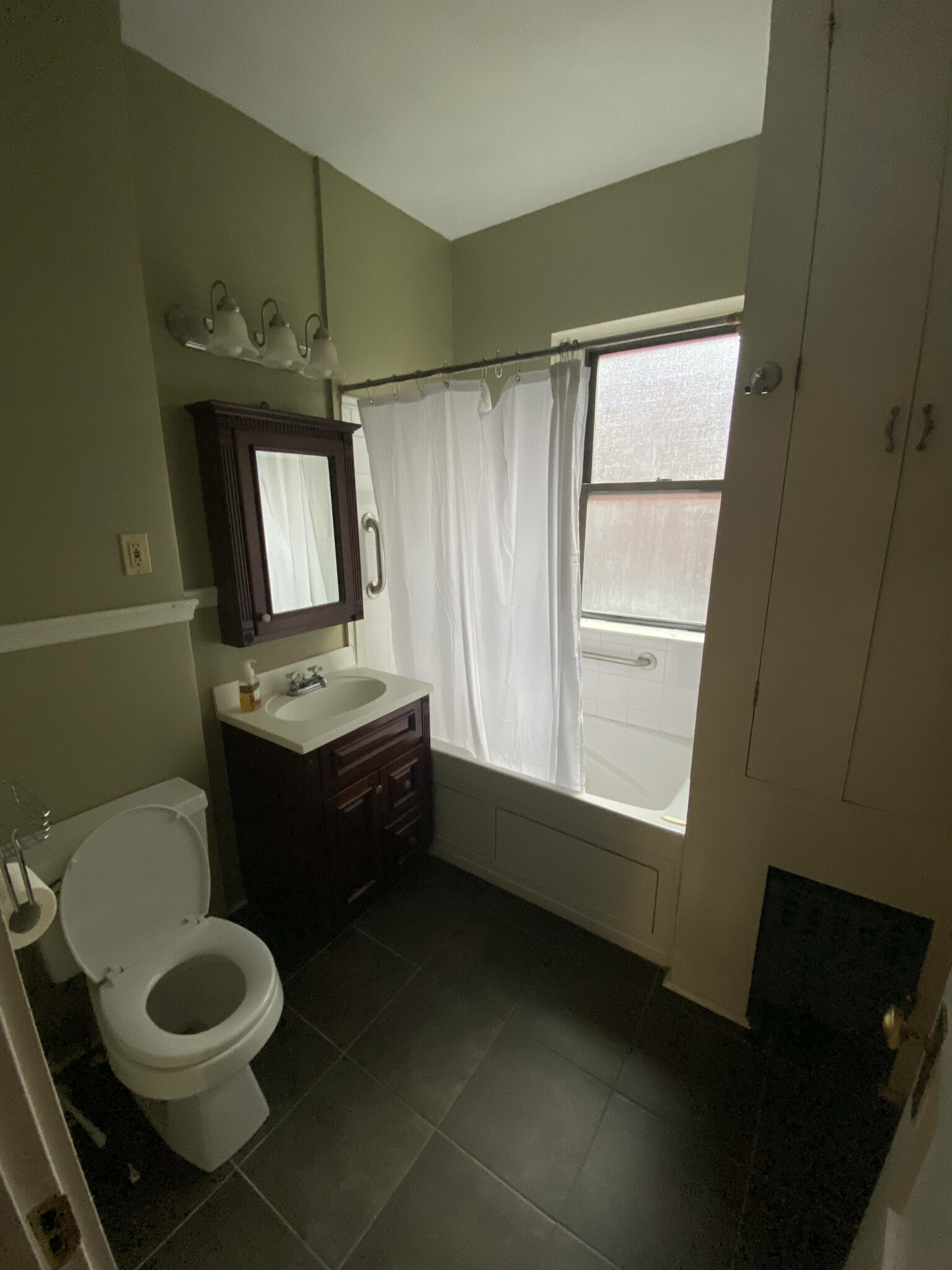 2 bed, 1 bath apartment for rent at 16 Beaufort Rd Unit 1, Jamaica Plain — photo 13 of 14