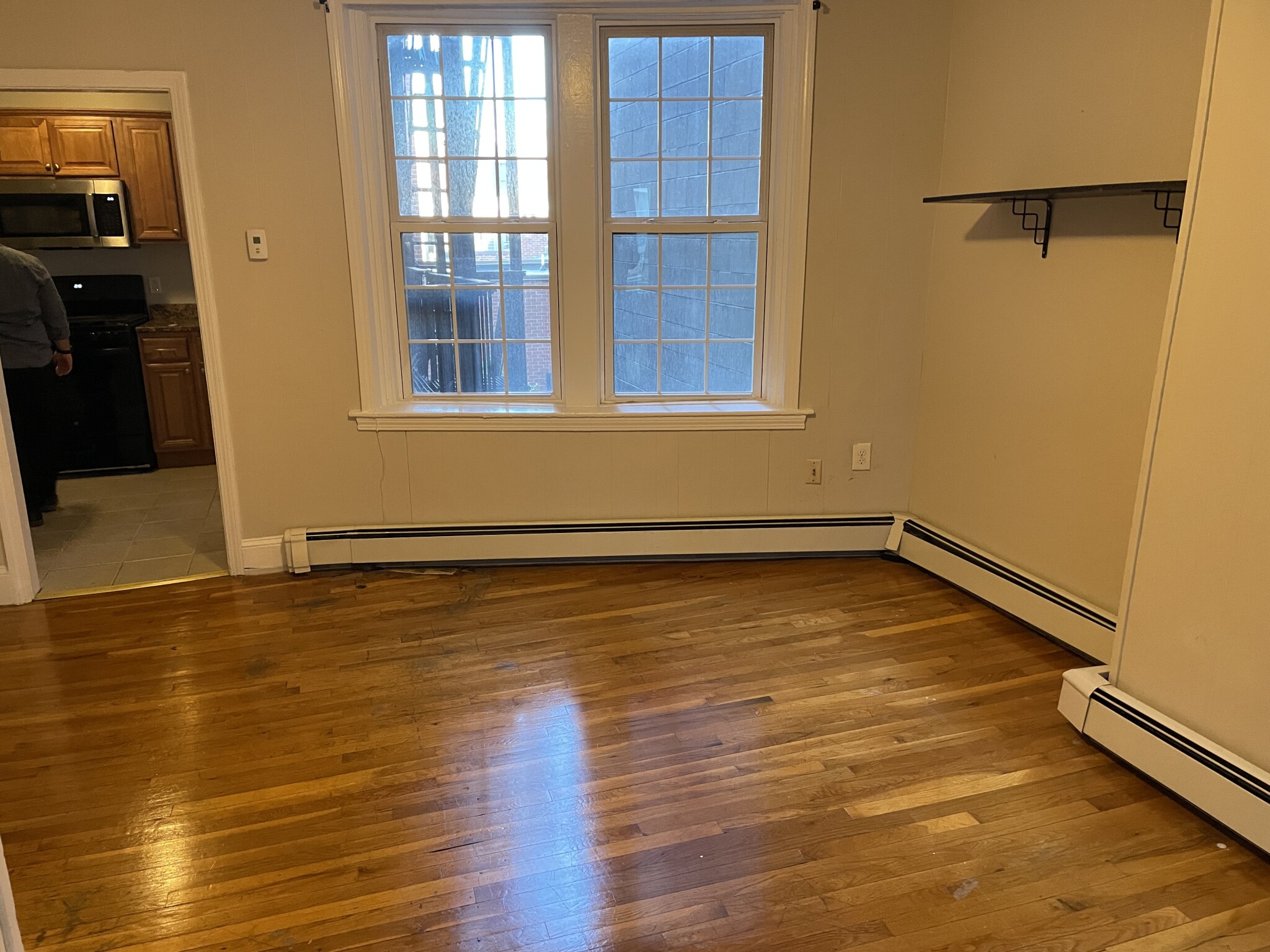 2 bed, 1 bath apartment for rent at 51 Phillips St Unit 3, Beacon Hill — photo 4 of 7