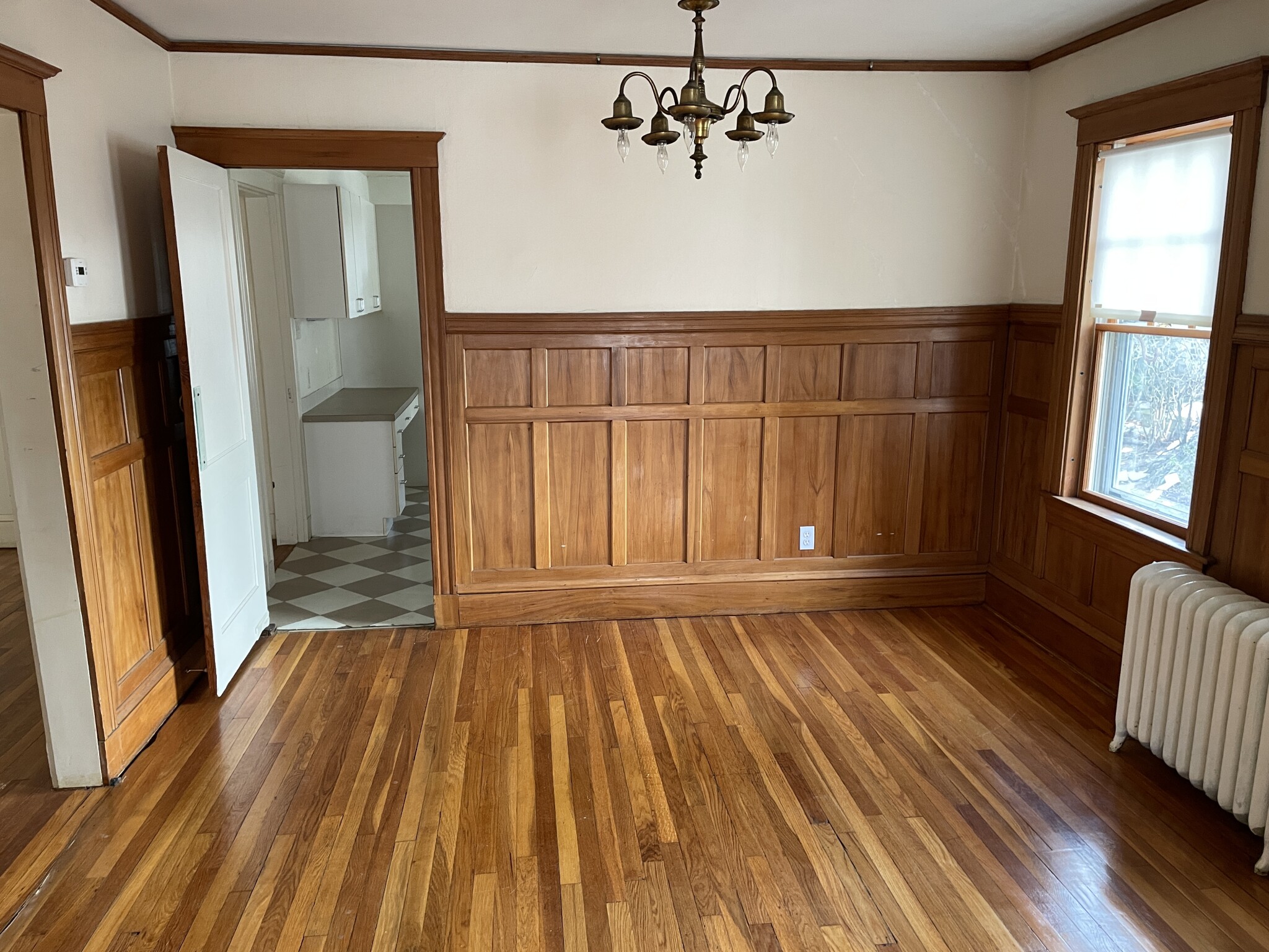 2 bed, 1 bath apartment for rent at 21 Wade St Unit 1, Brighton — photo 2 of 11