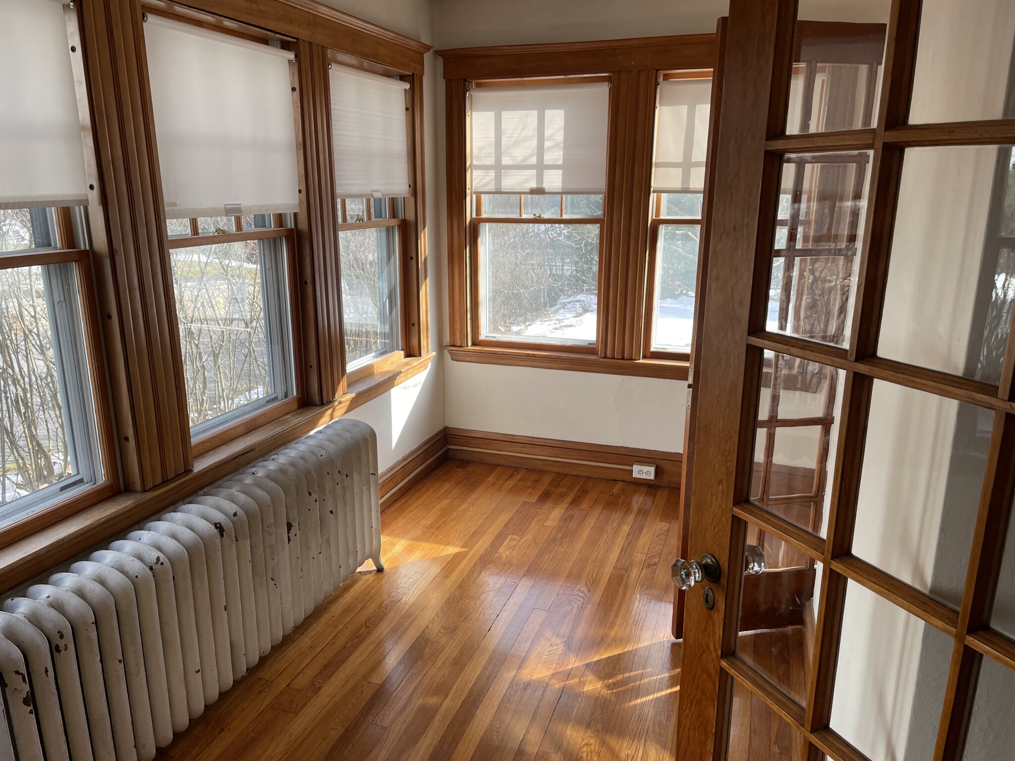 2 bed, 1 bath apartment for rent at 21 Wade St Unit 1, Brighton — photo 3 of 11