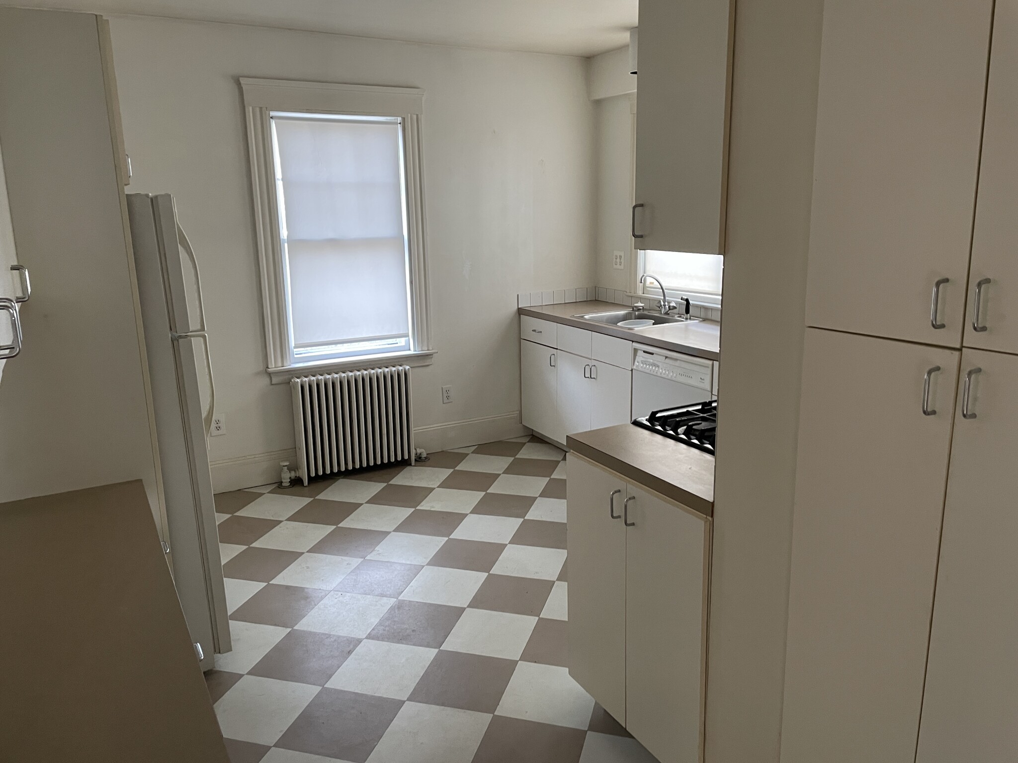 2 bed, 1 bath apartment for rent at 21 Wade St Unit 1, Brighton — photo 9 of 11