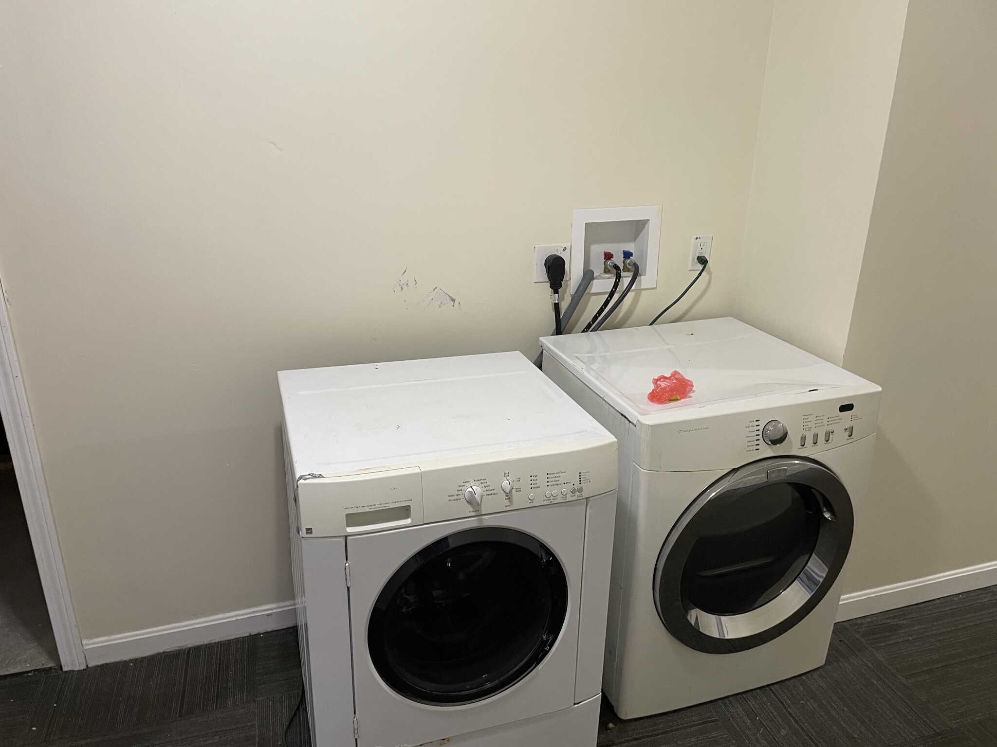 227 Roxbury, Roxbury