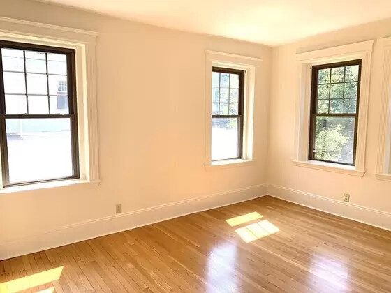 Photo 5 of 75 Longwood Ave. Unit 2R