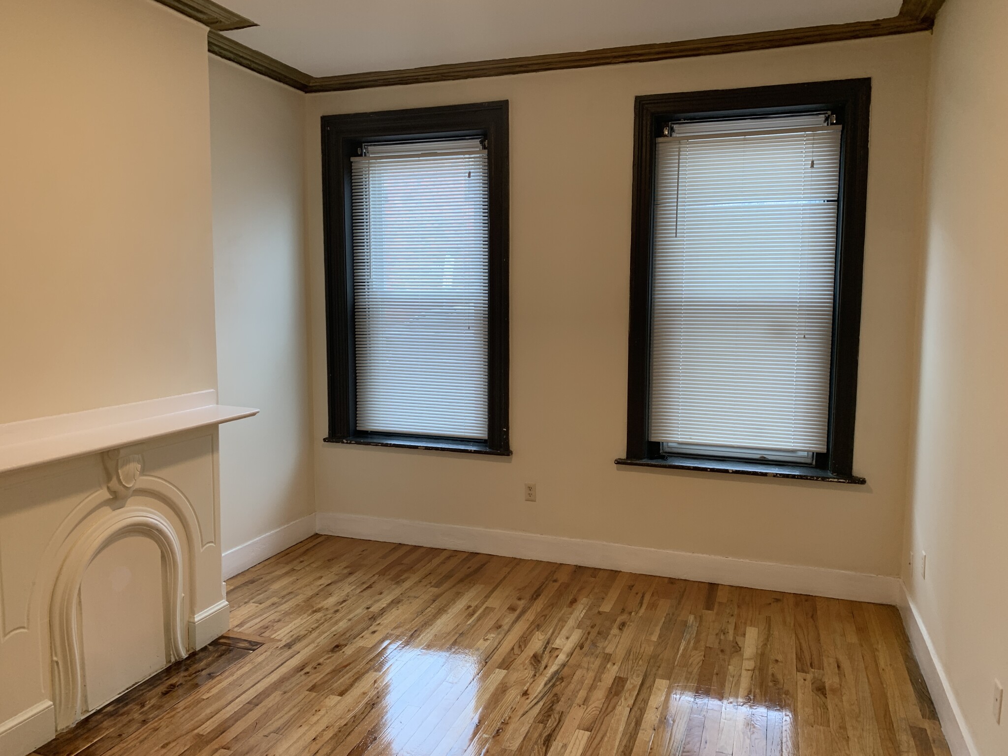 227 Roxbury, Roxbury