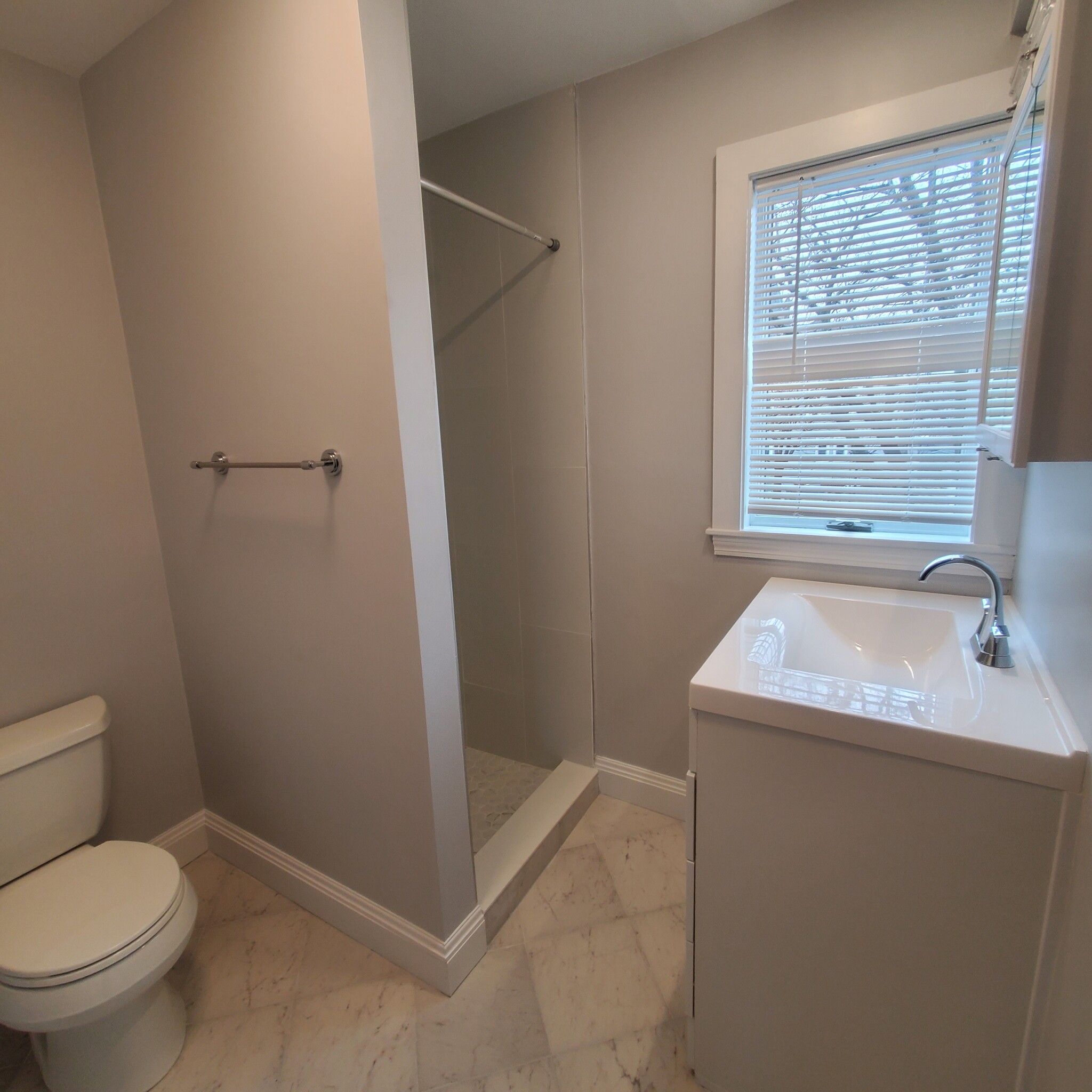 8 Fletcher Ter, Watertown