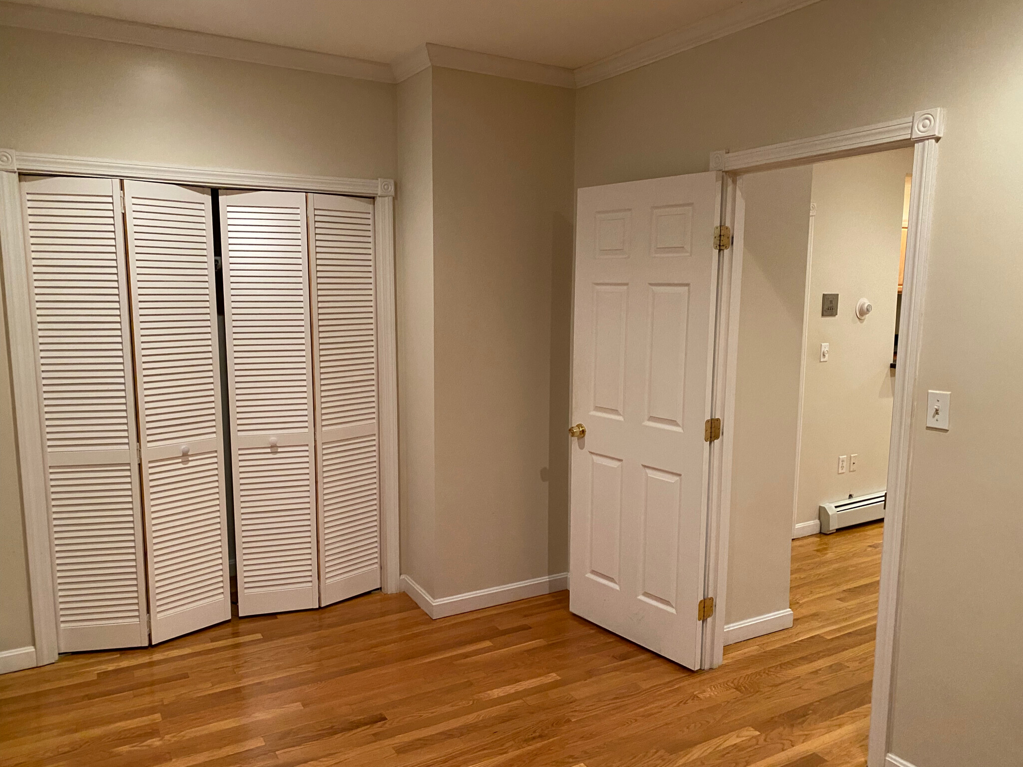 12 Pompeii St, Roxbury