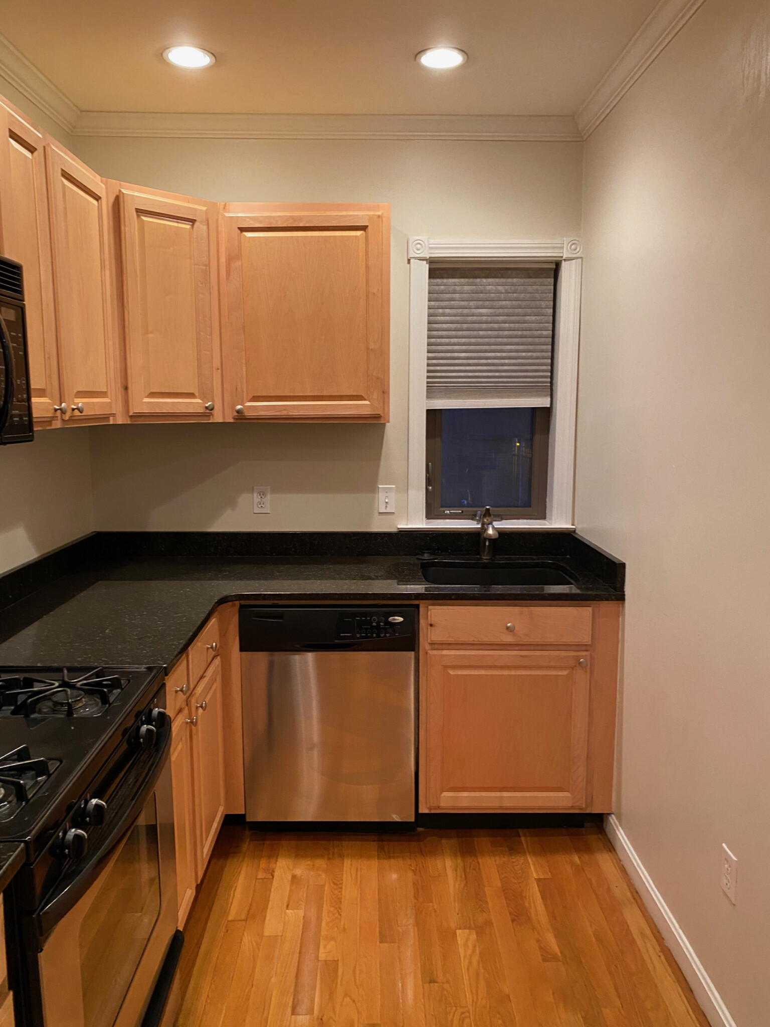 12 Pompeii St, Roxbury