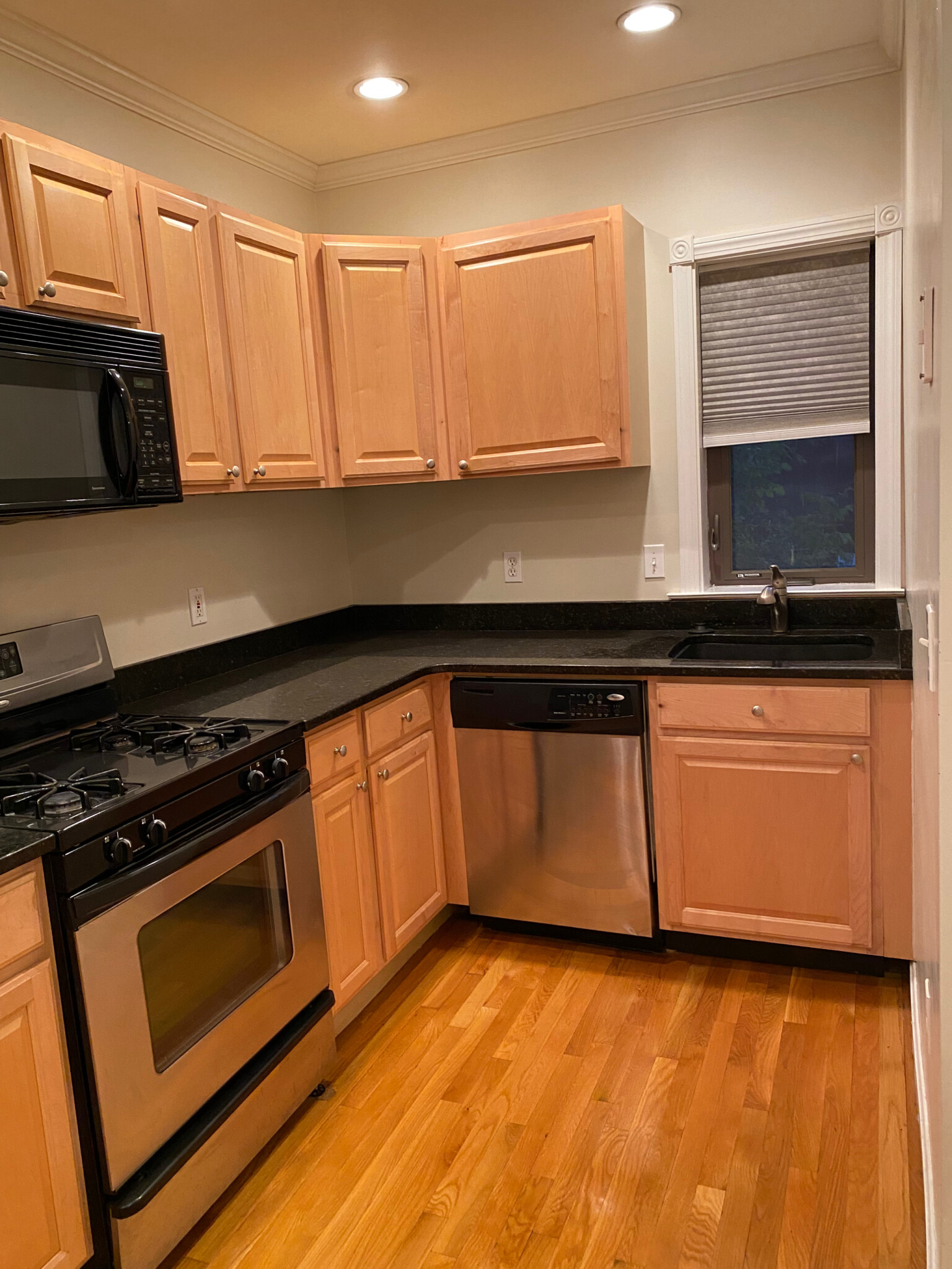 12 Pompeii St, Roxbury