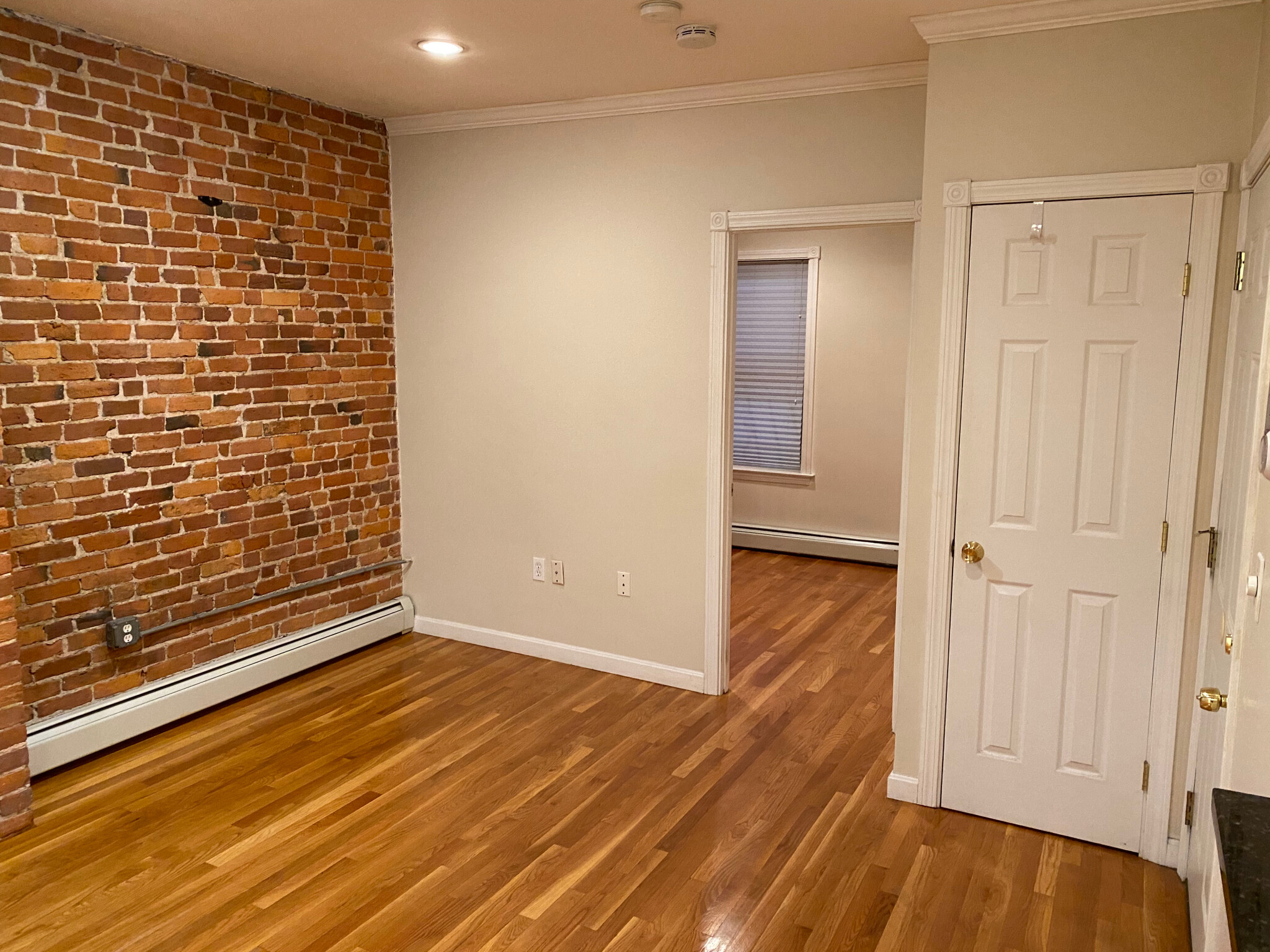 12 Pompeii St, Roxbury