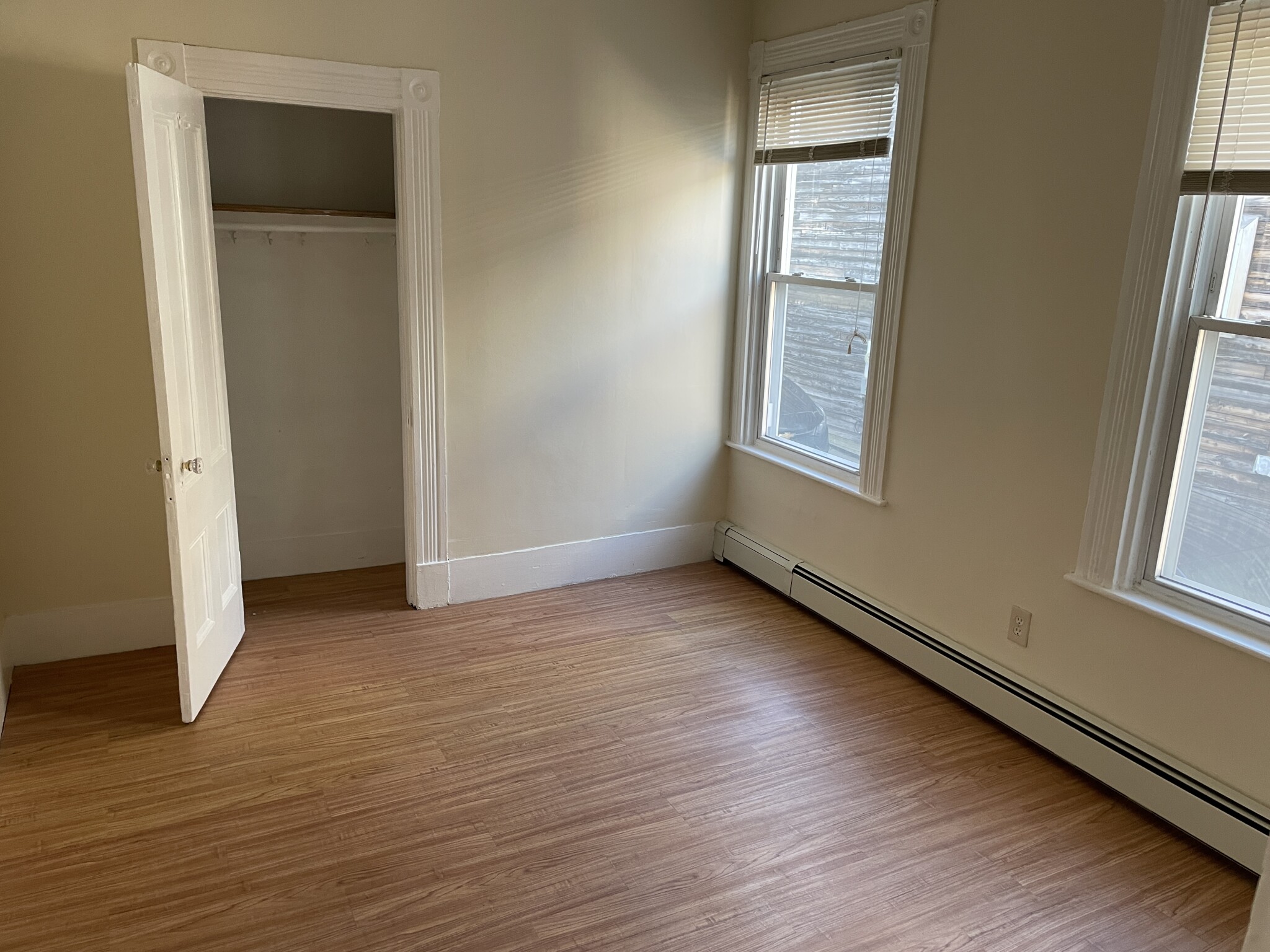 569 Main St, Medford