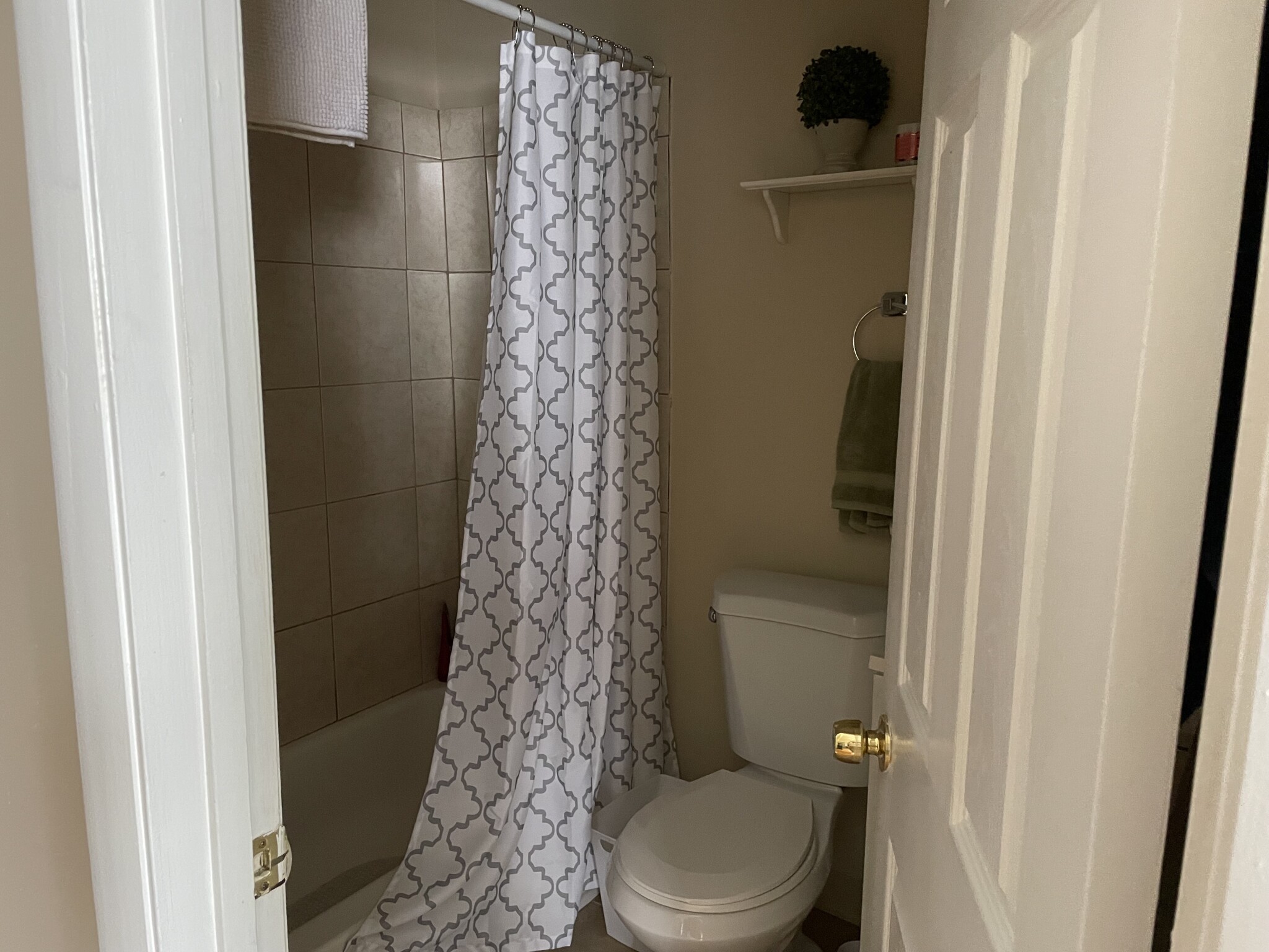 17 Leeds St, South Boston