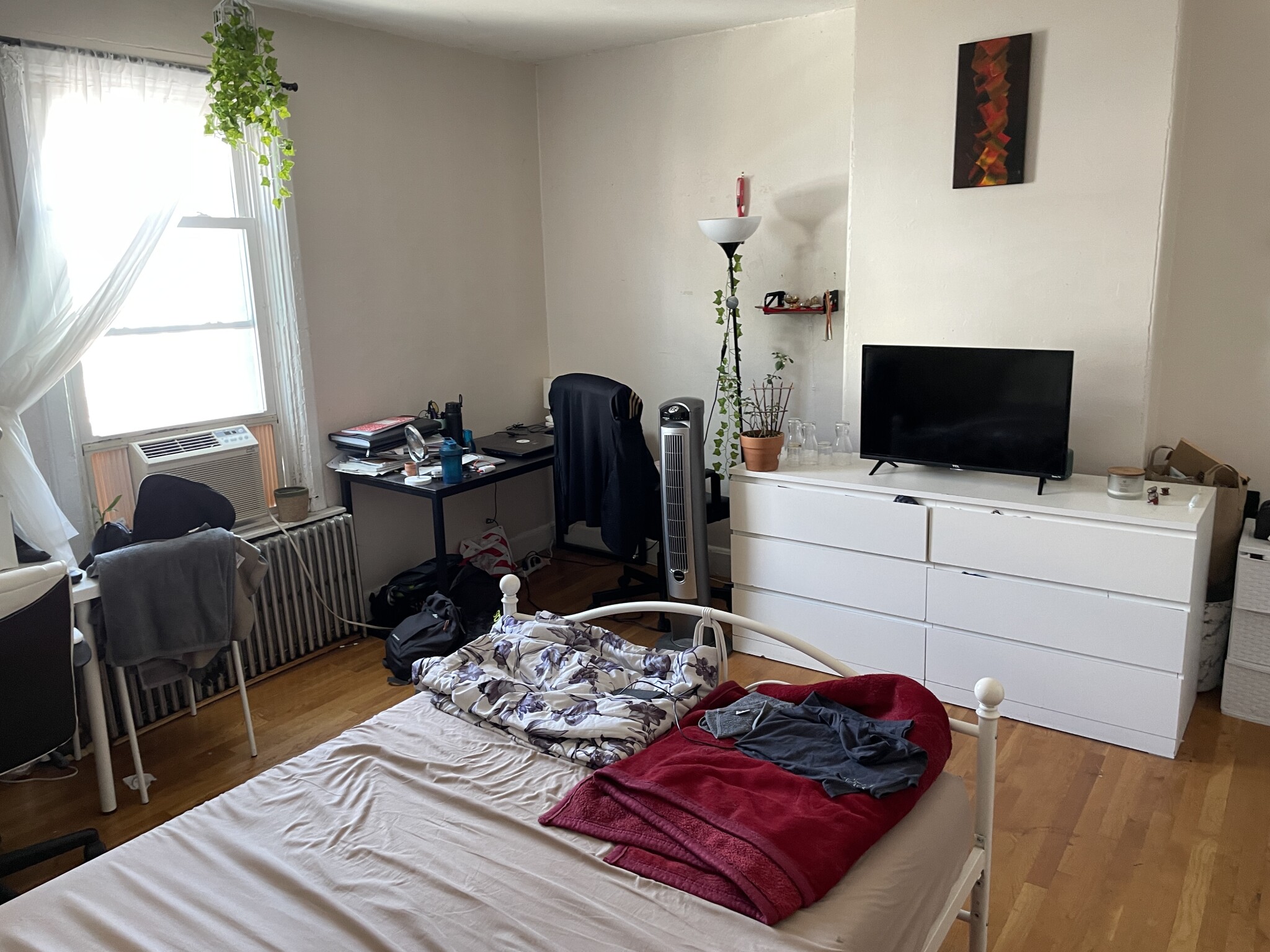 686 Parker St, Mission Hill