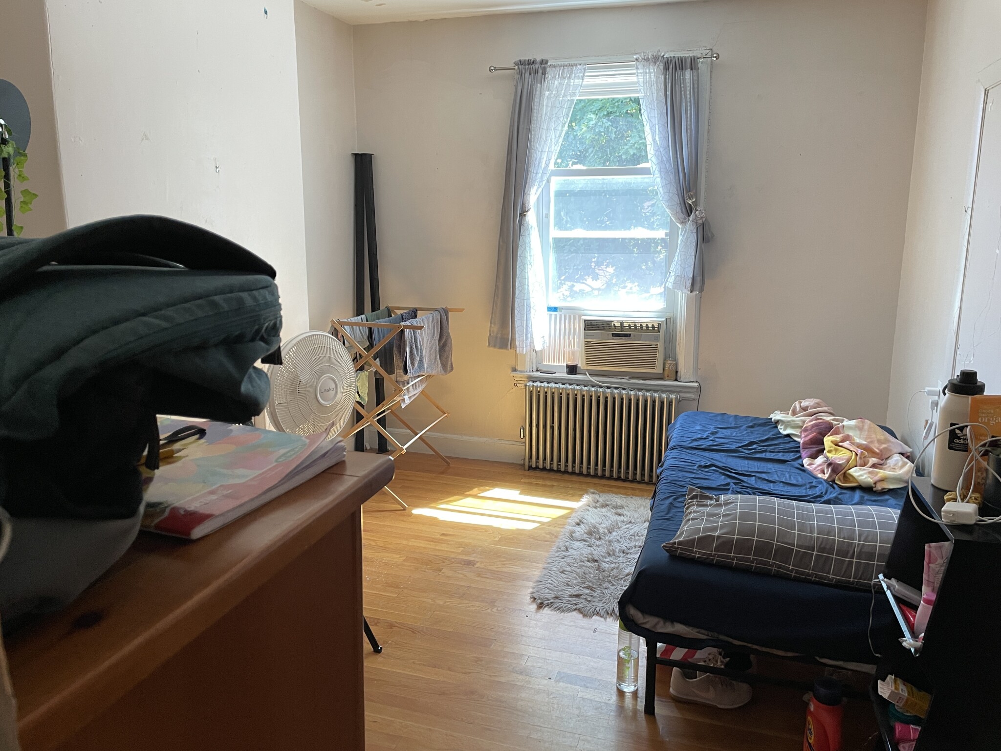 686 Parker St, Mission Hill