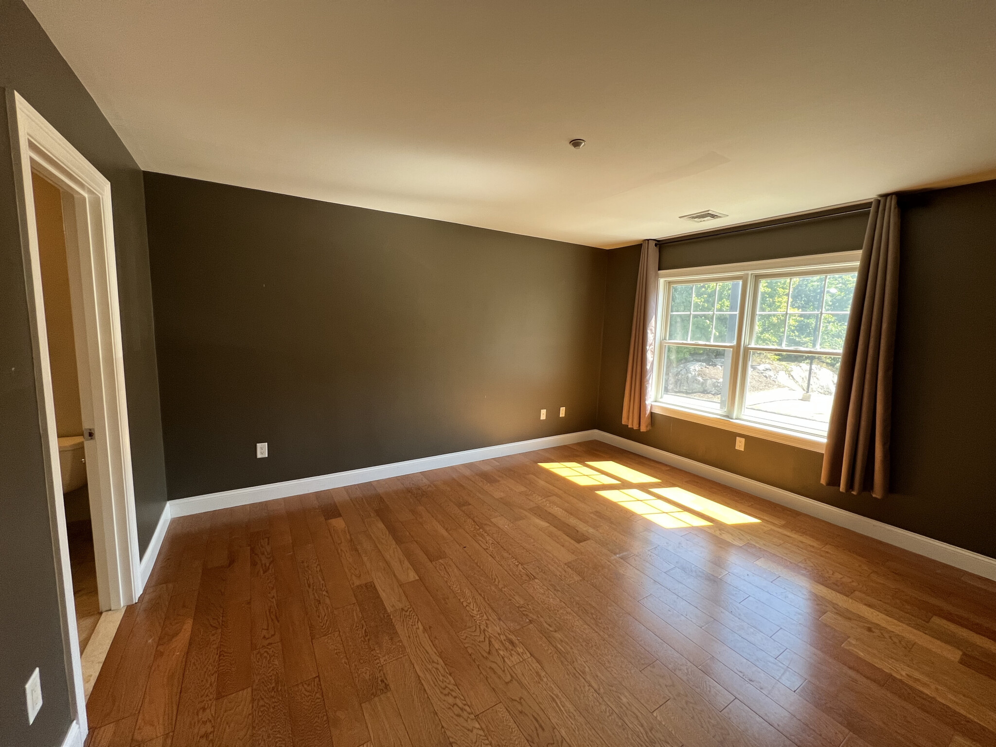 5170 Washington St, West Roxbury