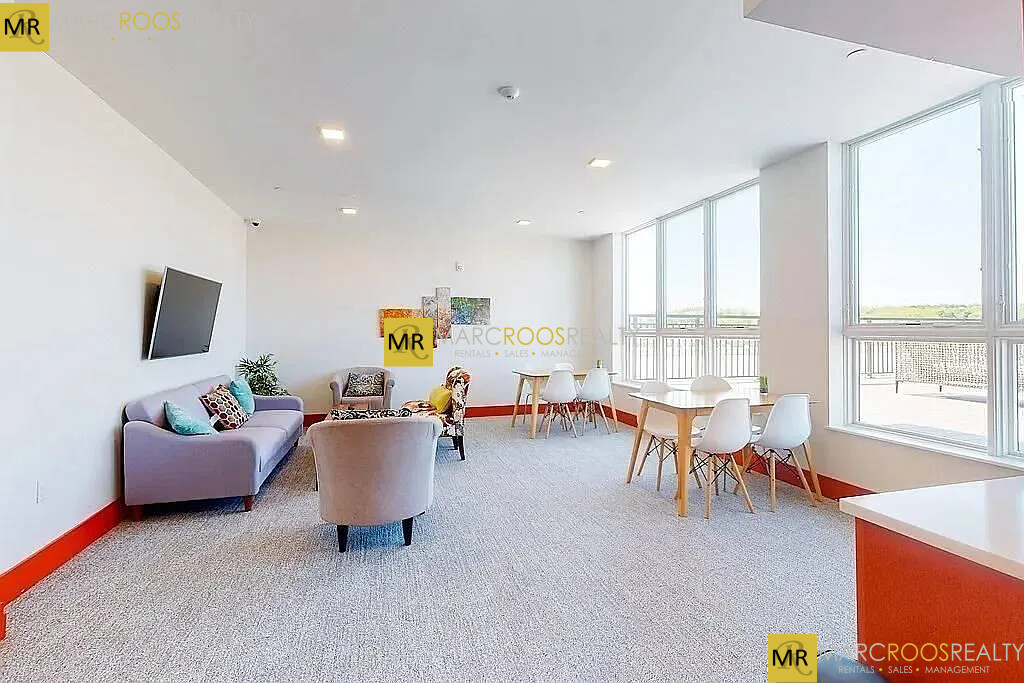 3531 Washington St, Jamaica Plain