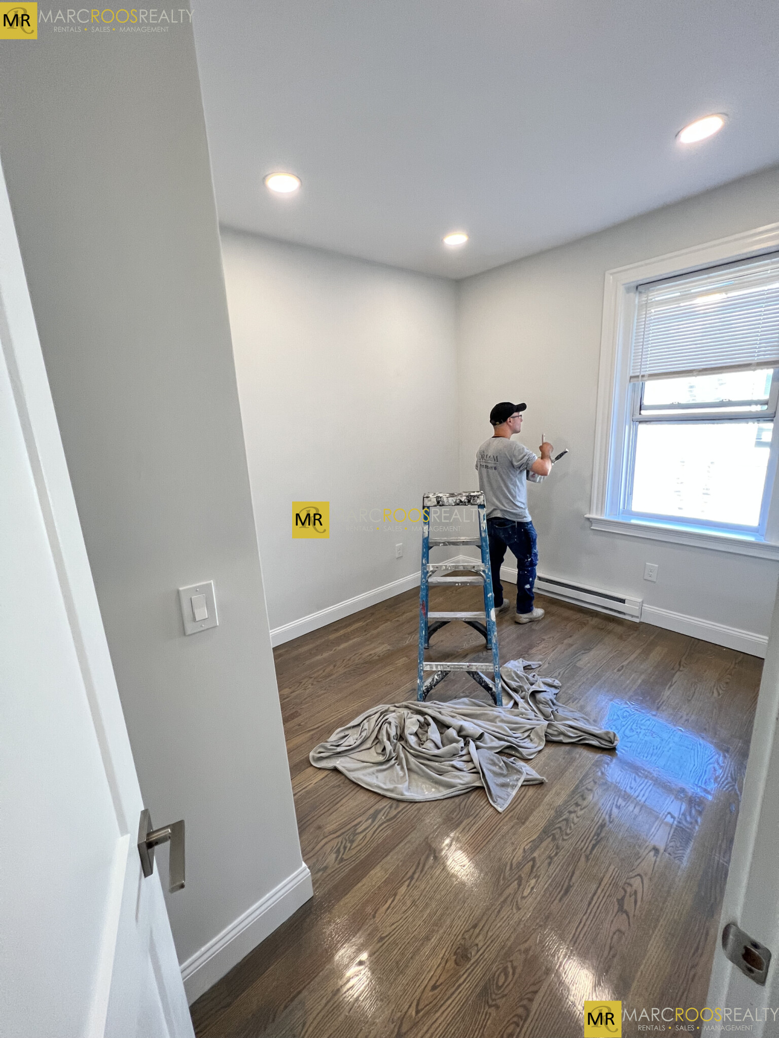 Photo 4 of 28 Queensberry St. Unit 15