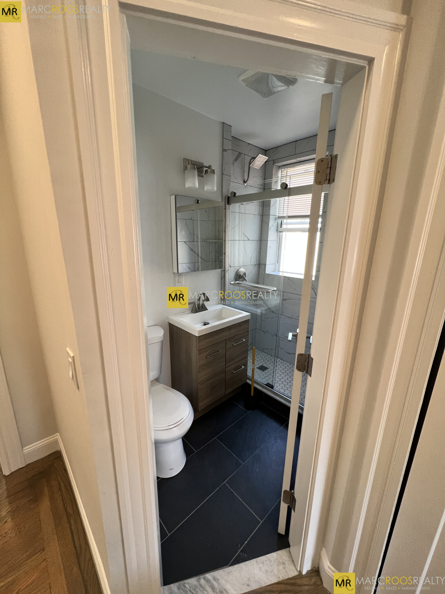 Photo 6 of 28 Queensberry St. Unit 15