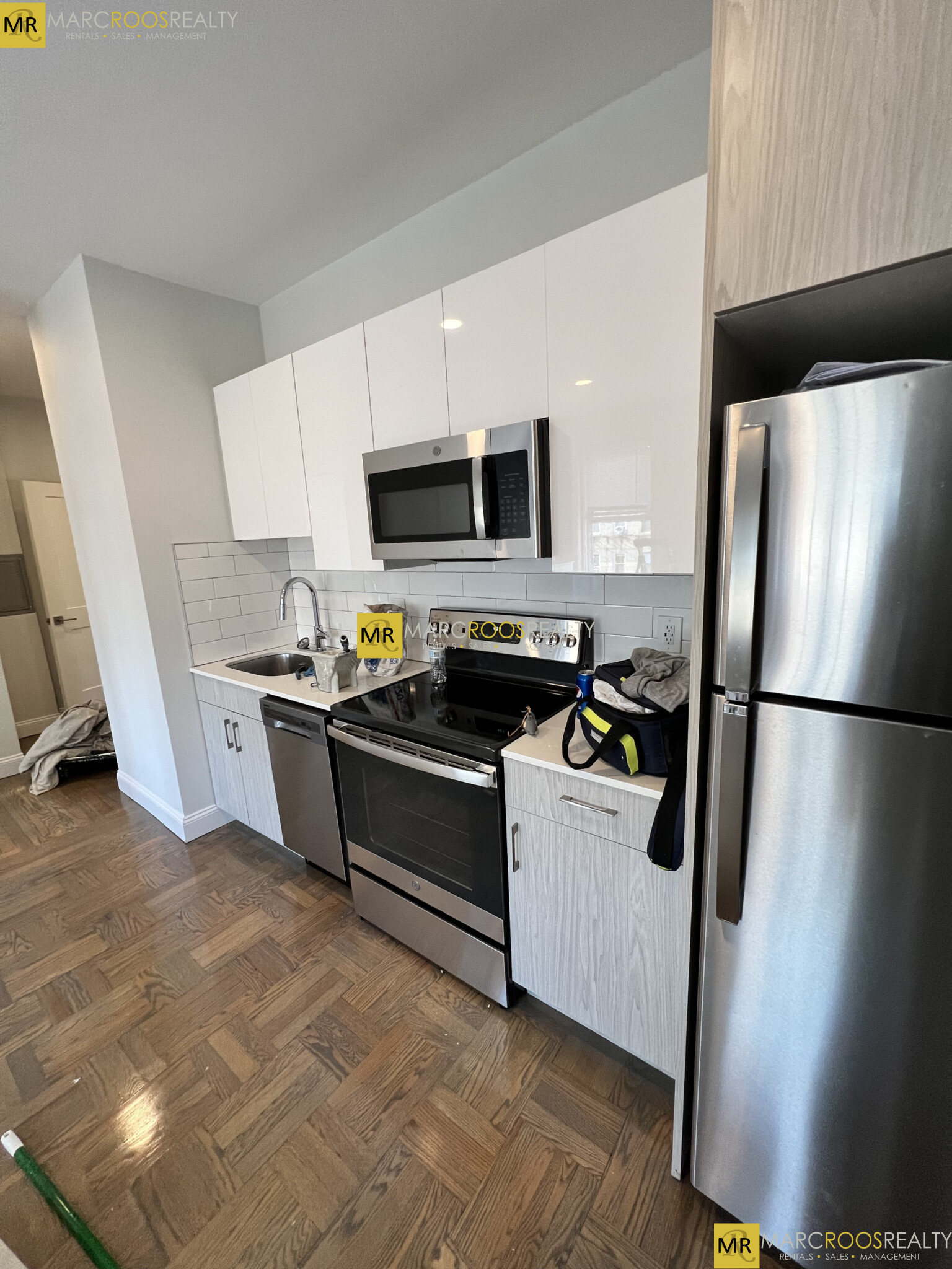 Photo 2 of 28 Queensberry St. Unit 15