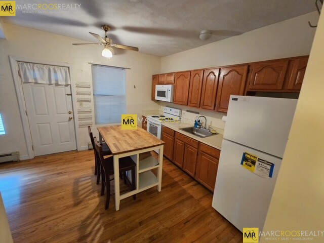 122 Berkshire St. Unit 7{3C}, Cambridge