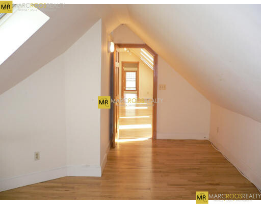89 Hillside St, Mission Hill