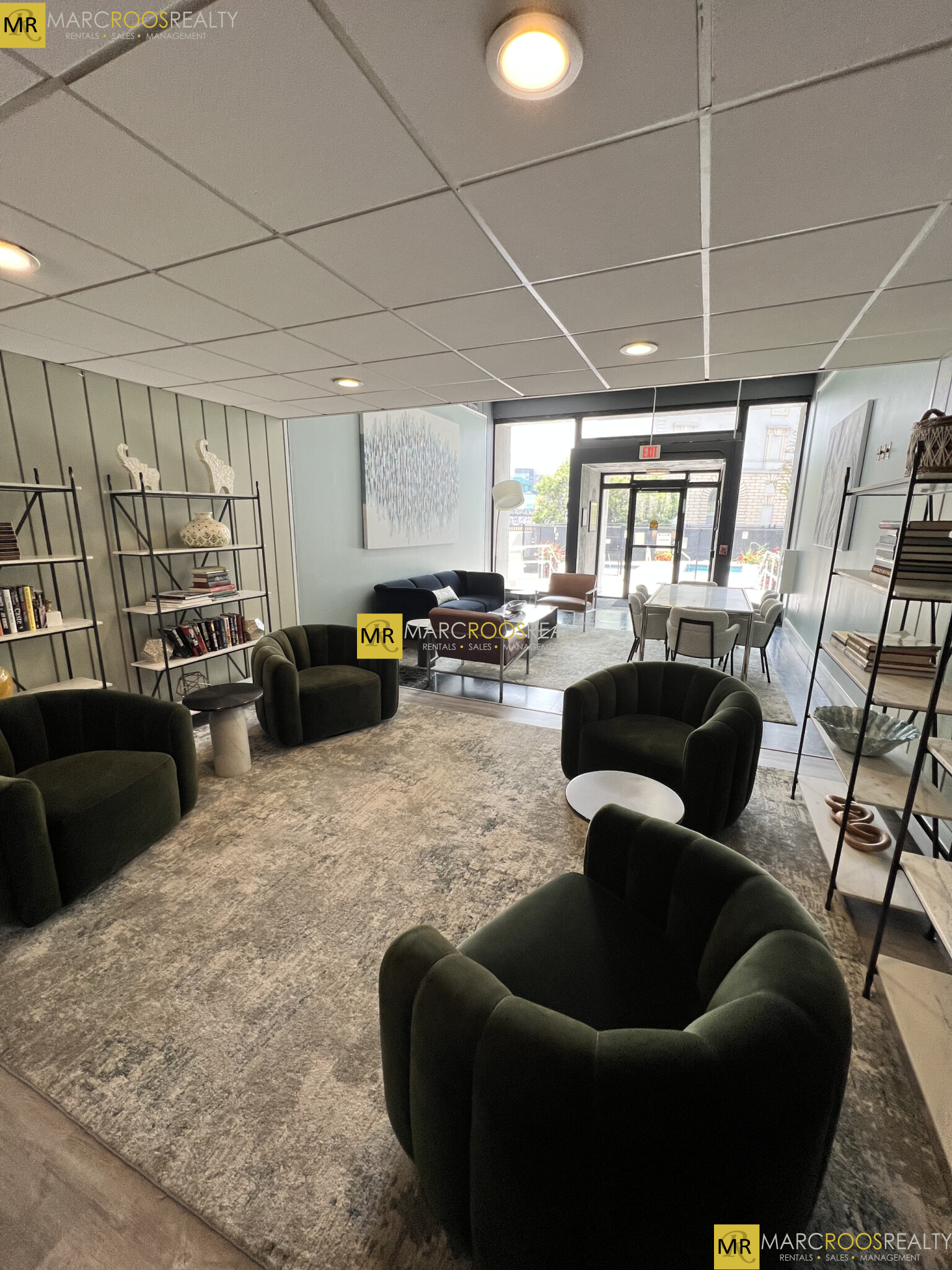 566 Commonwealth Ave, Fenway