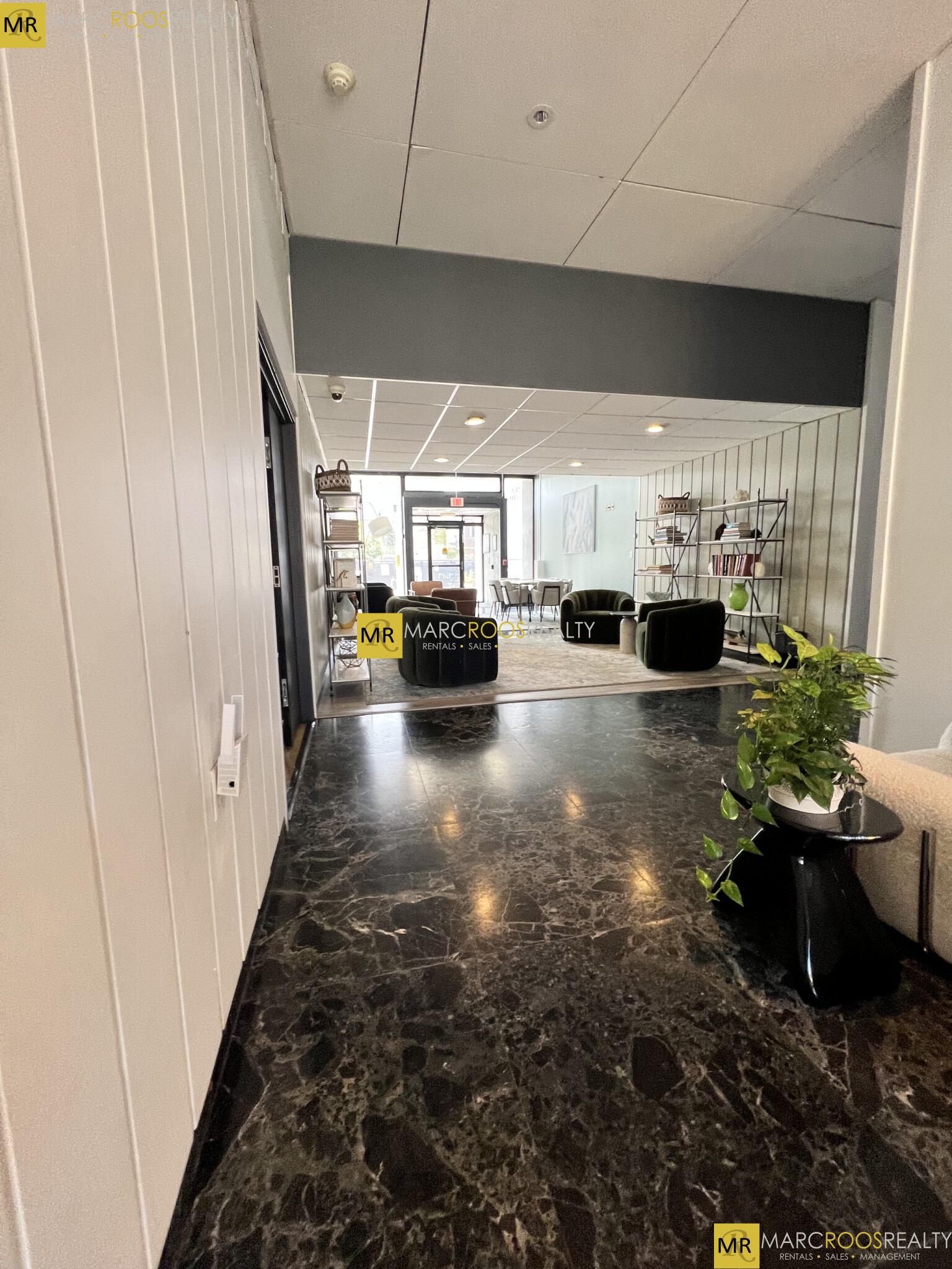 566 Commonwealth Ave, Fenway