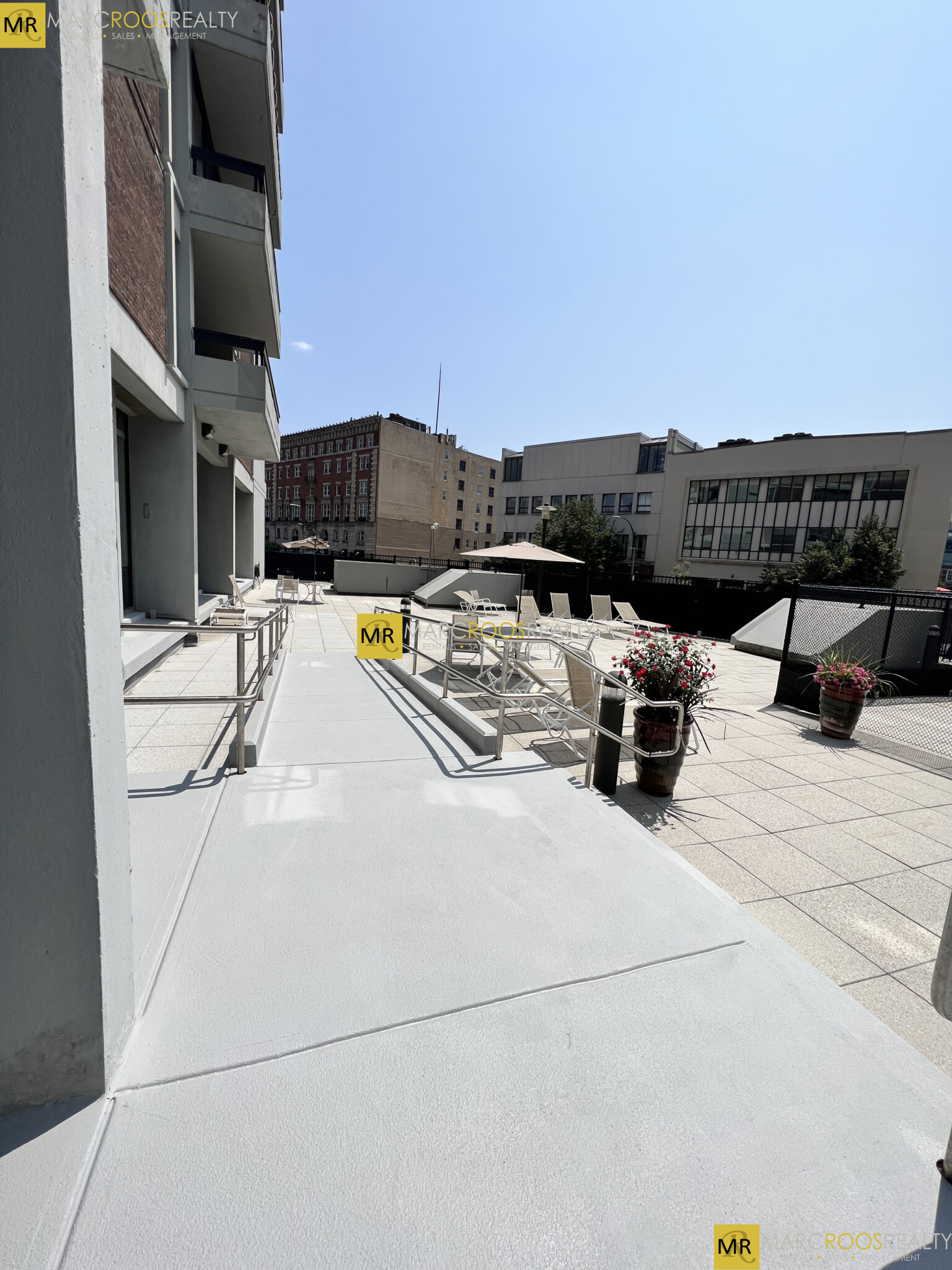 566 Commonwealth Ave, Fenway