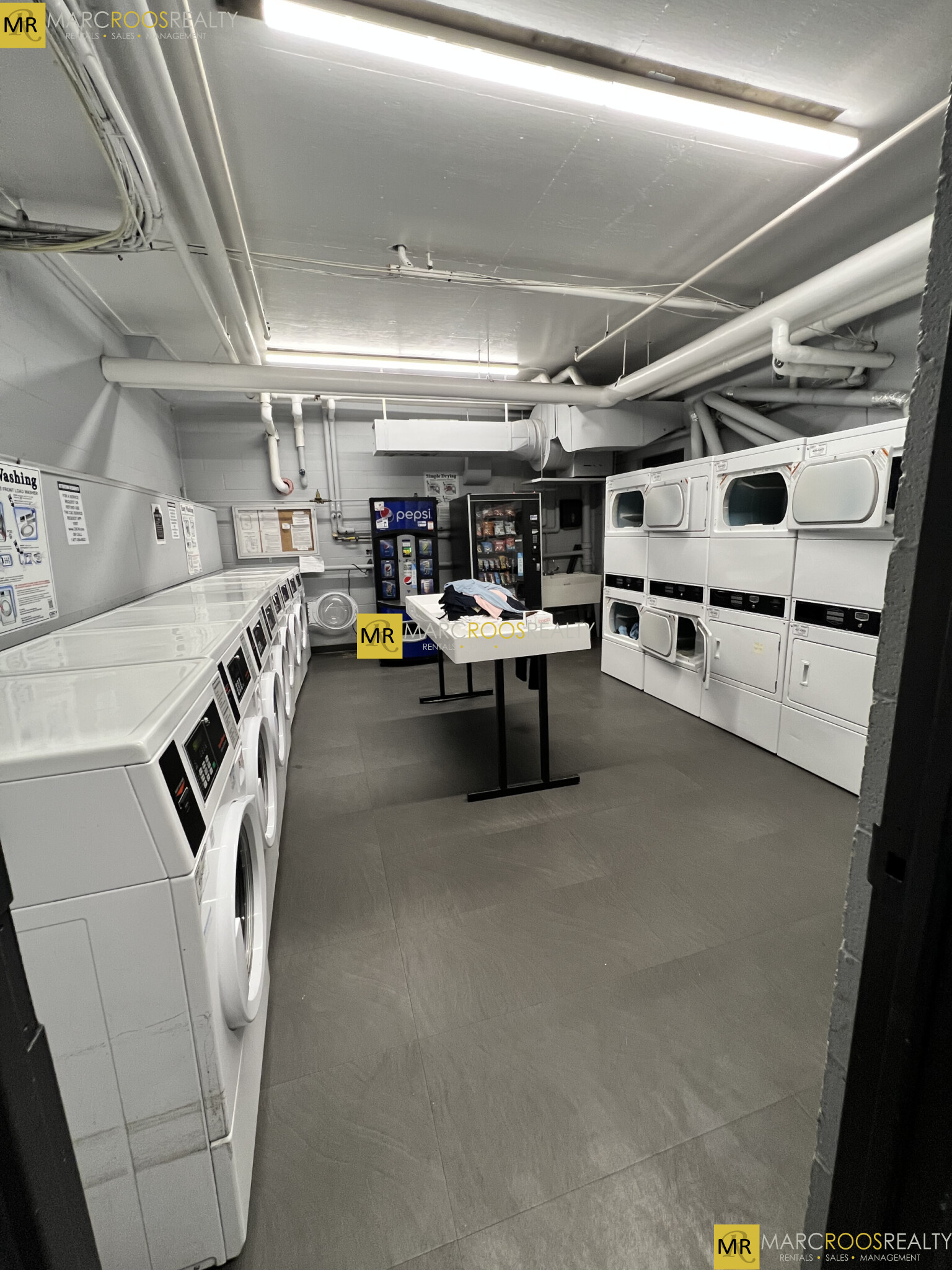 566 Commonwealth Ave, Fenway