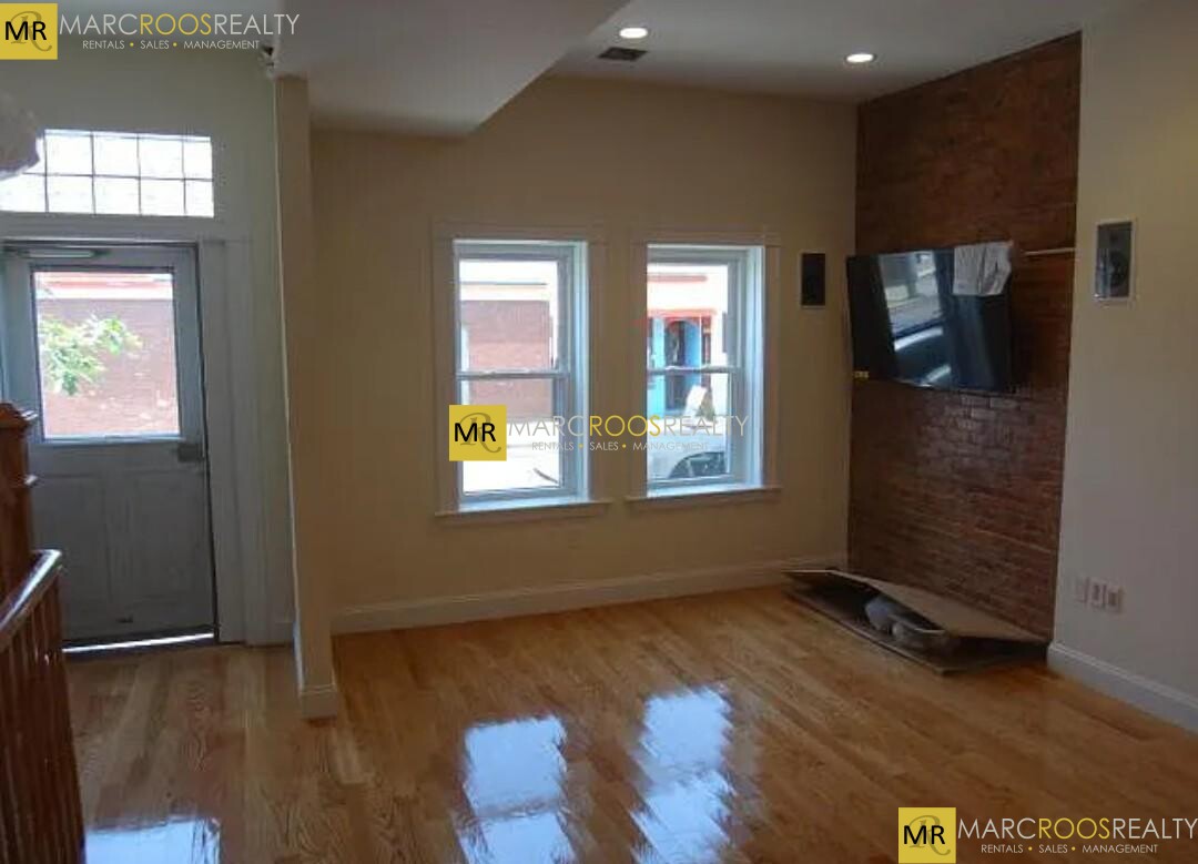 273 Dorchester St, South Boston