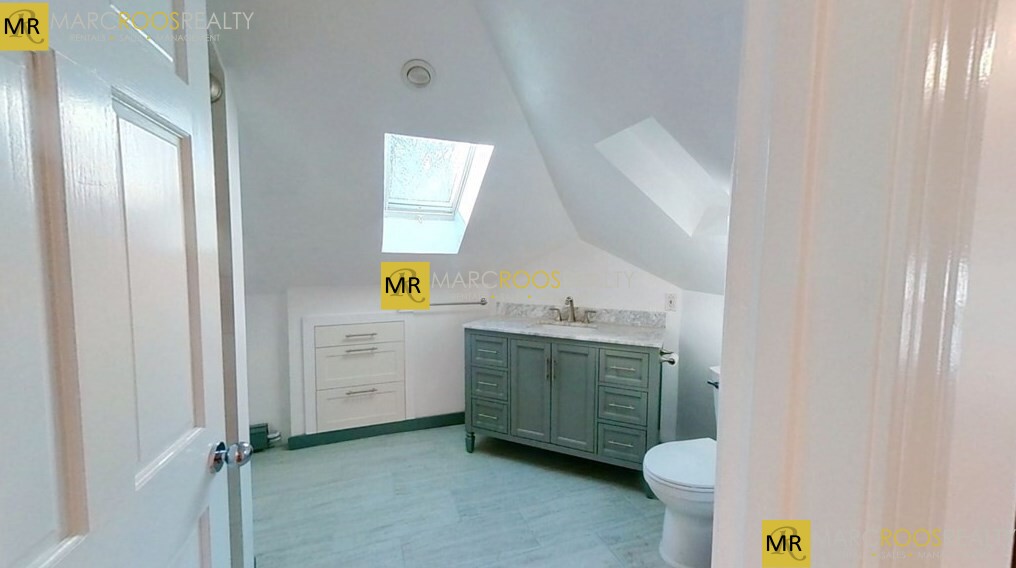 9 Addington Rd, Brookline Hills