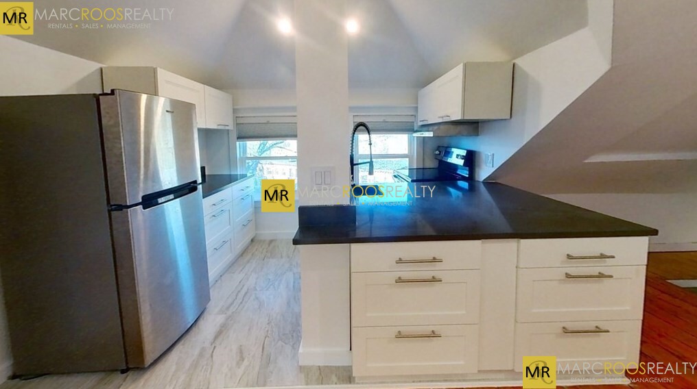 9 Addington Rd, Brookline Hills