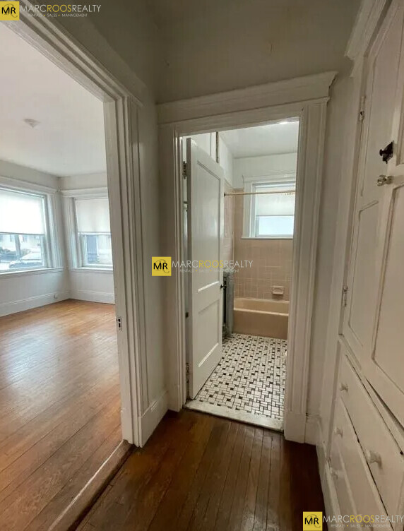 34 Medfield St, Fenway