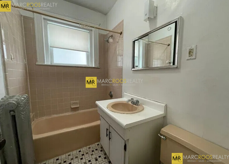 34 Medfield St, Fenway