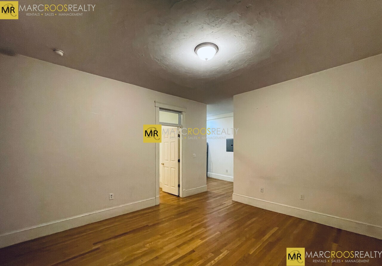 21 Aberdeen St, Fenway