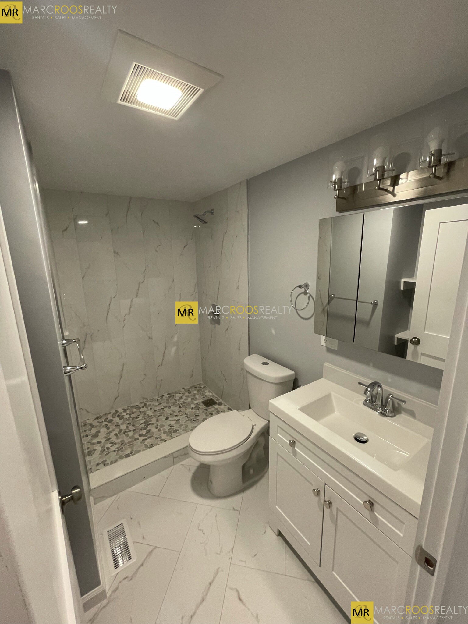 31 33 Raymond Ave, Assembly Square