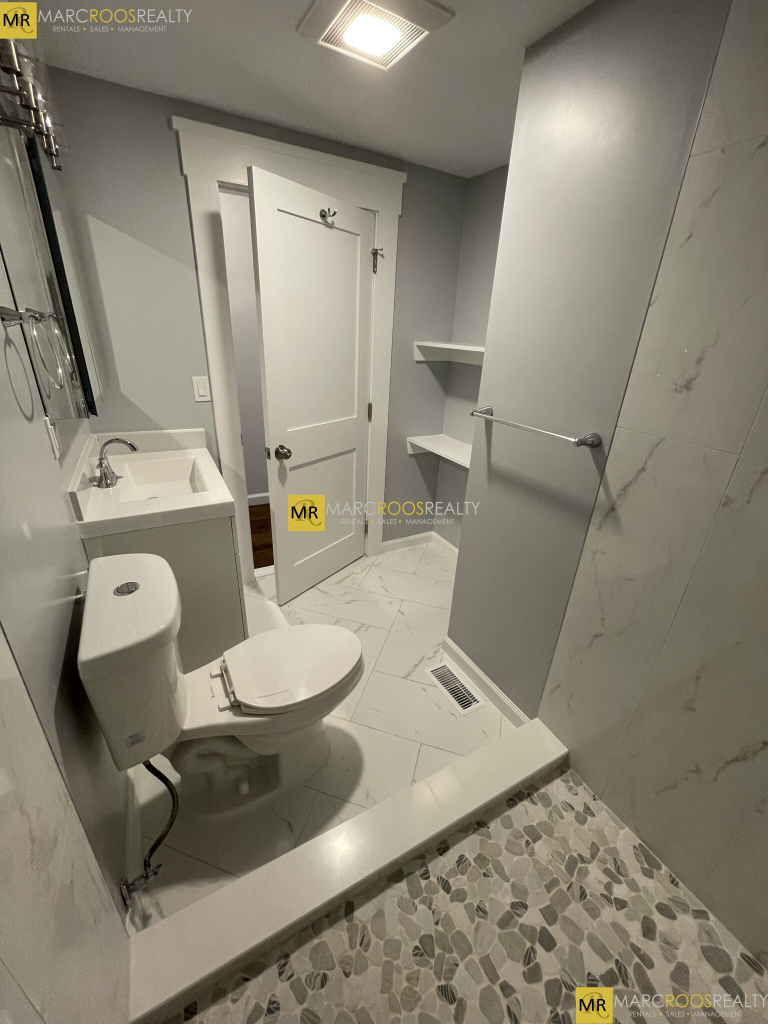 31 33 Raymond Ave, Assembly Square