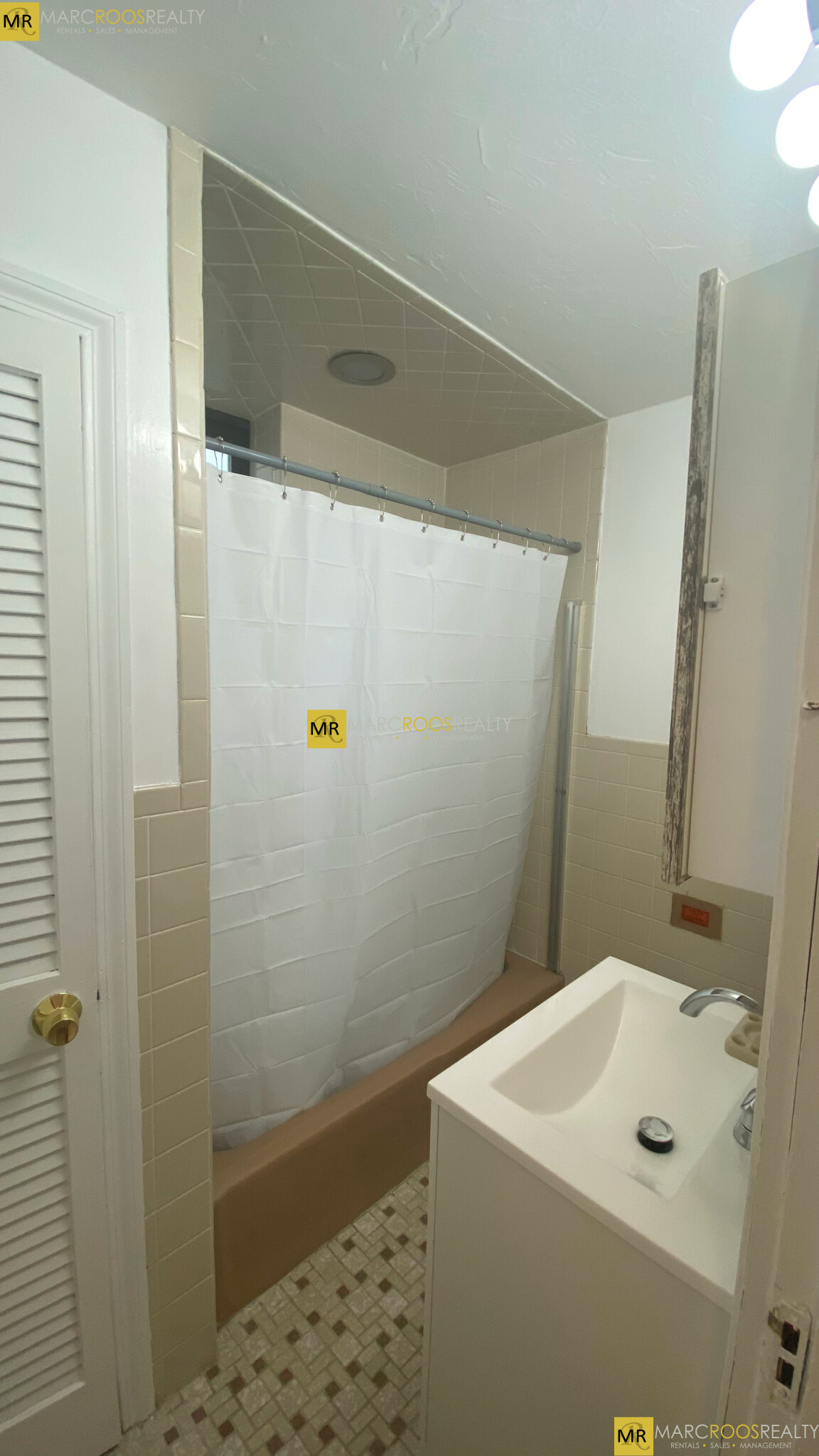 39 Glenville Ave, Allston
