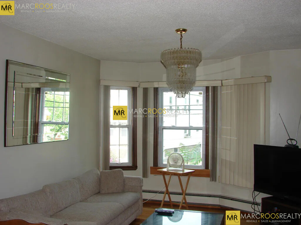 258 Main St, Tufts University