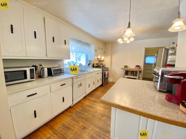 335 Faneuil St, Brighton