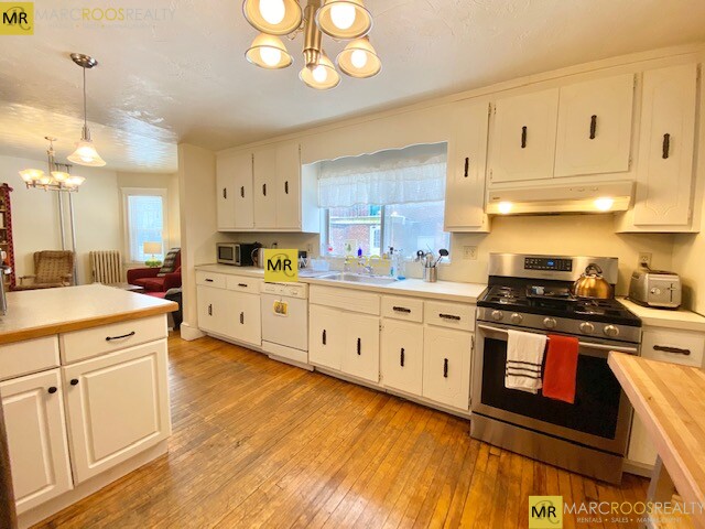 335 Faneuil St, Brighton