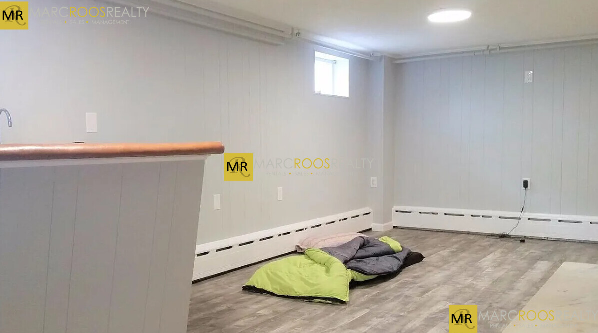 7 Middle St, Watertown