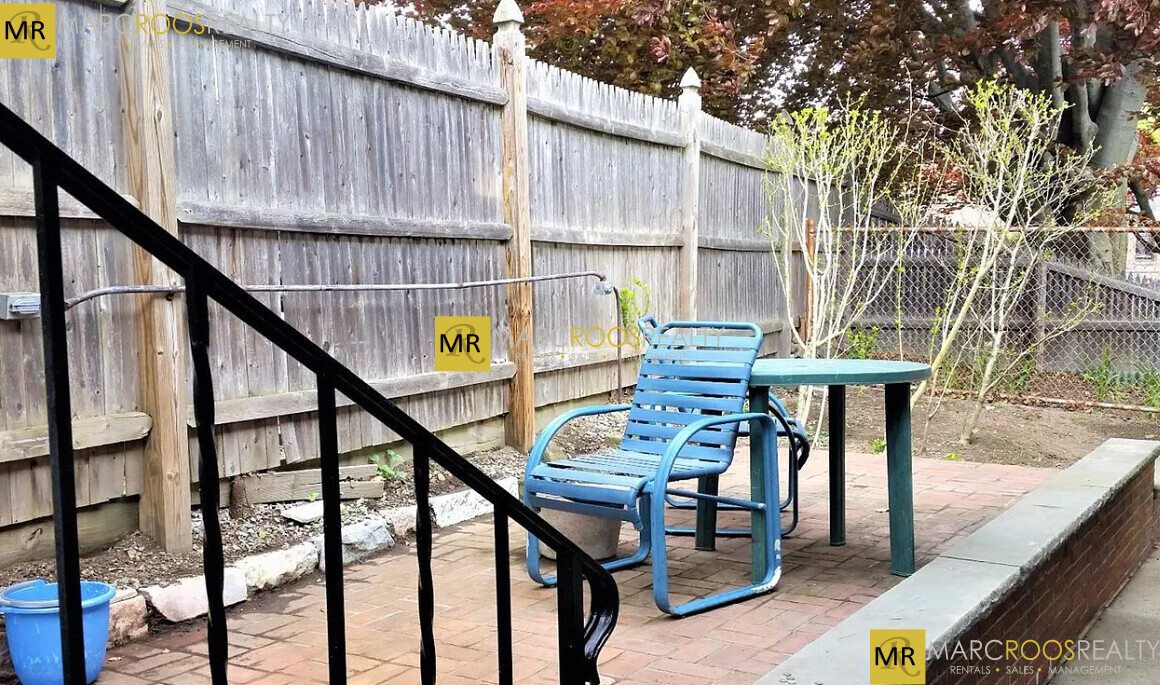 7 Middle St, Watertown