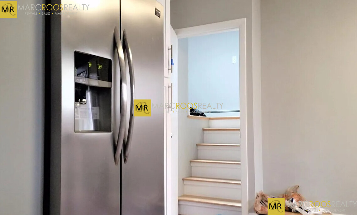 7 Middle St, Watertown