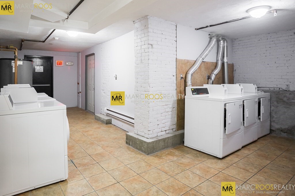 90 Warrenton St, Theatre District