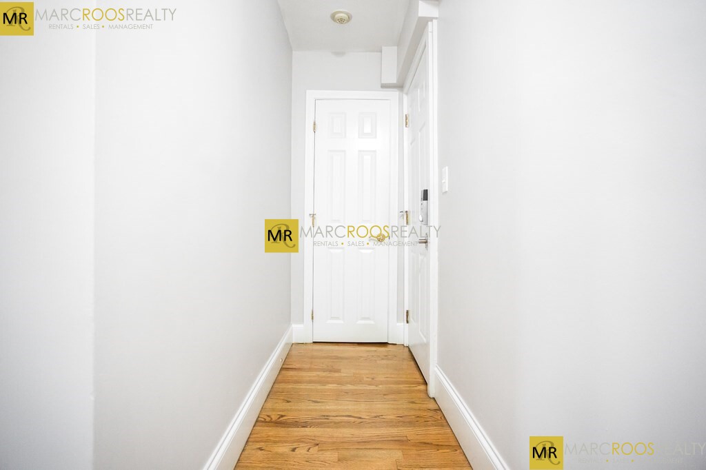 90 Warrenton St, Theatre District